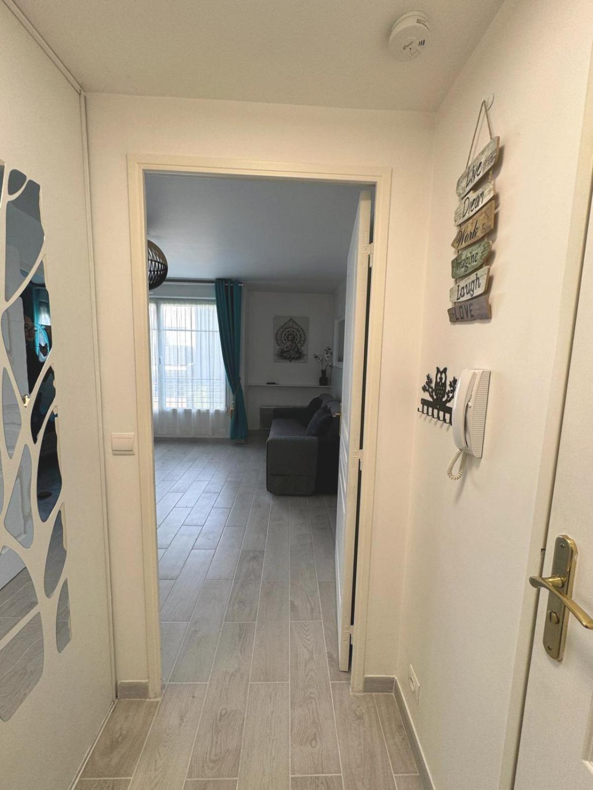 Appartement Magnolia 40M2, Parking Et Wifi Gratuit Montevrain Exterior photo