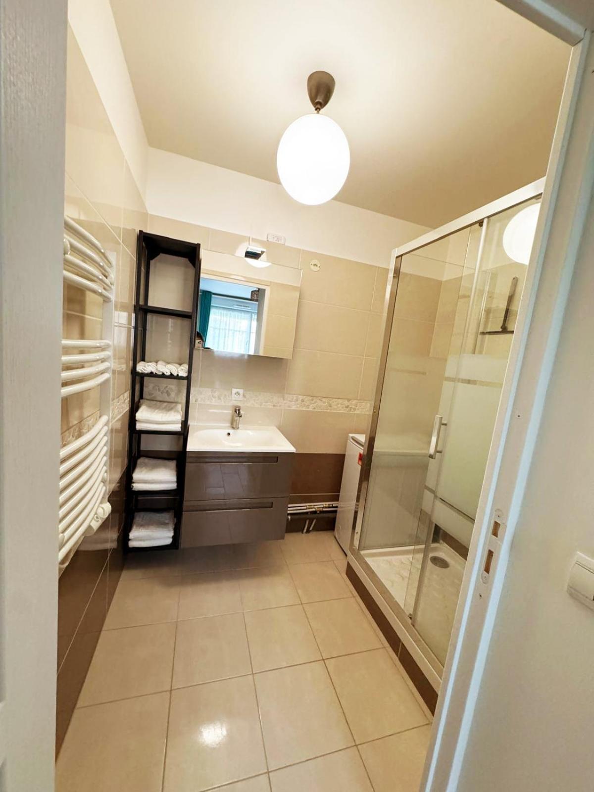 Appartement Magnolia 40M2, Parking Et Wifi Gratuit Montevrain Exterior photo